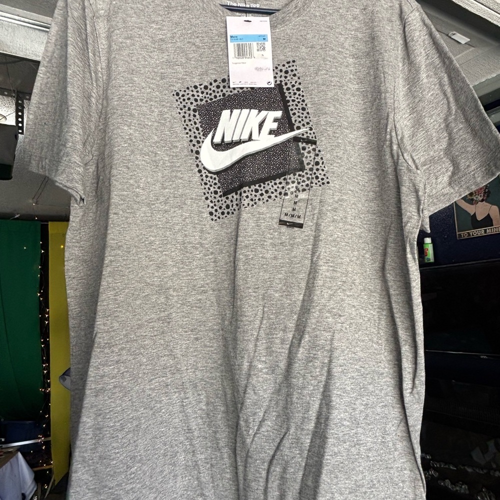 Nike Gray Short Sleeve Tee with Iconic Swoosh